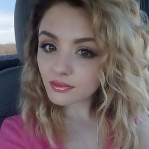 Meet your Posher, Alexandria